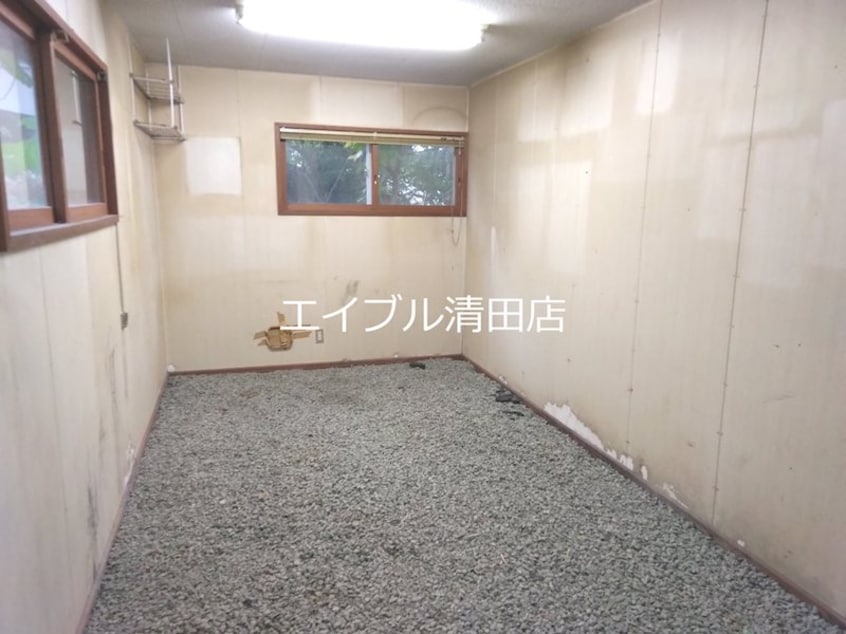 地下物置 北ノ沢9丁目　貸家