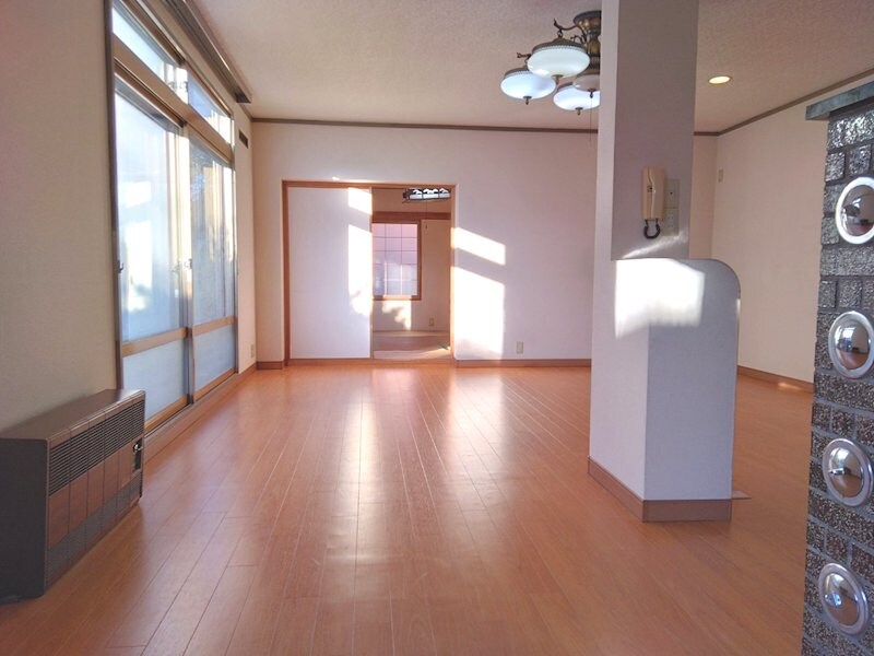  真駒内泉町3丁目　戸建て