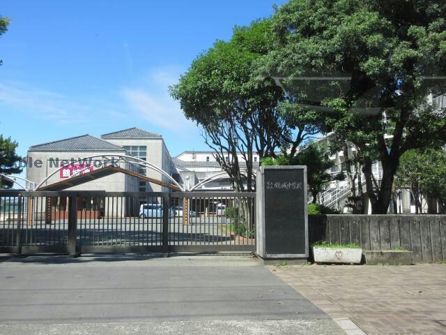 宇土市立鶴城中学校(中学校/中等教育学校)まで1725m ノーブルウイングＡ