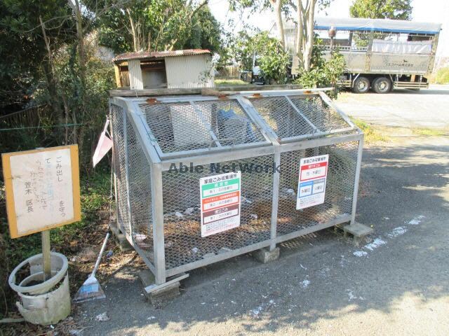  ファミール城南