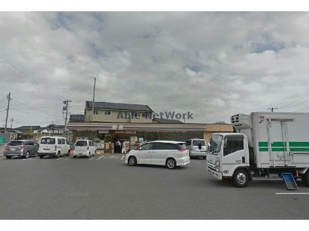 セブンイレブン碧南上町4丁目店(コンビニ)まで911m ラ　ヴィータ