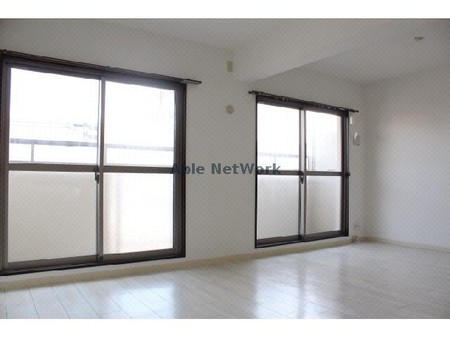 リビング102 アネックス緑町