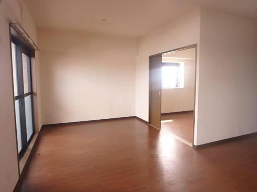 702 アーバンヒルズ