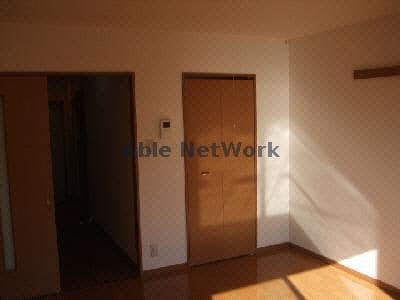 洋室102 フレシール寺山