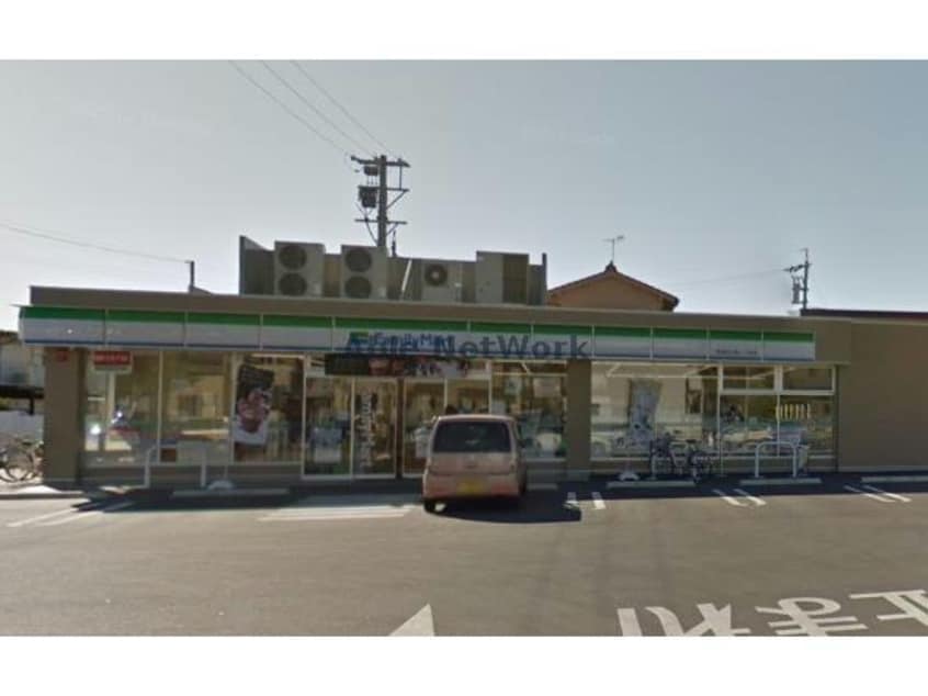 ファミリーマート安城大山町一丁目店(コンビニ)まで336m プラムビレッジⅡ