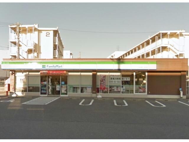 ファミリーマート刈谷野田一本木店(コンビニ)まで394m ＭＡＧＮＯＬＩＡ　ＨＯＵＳＥ