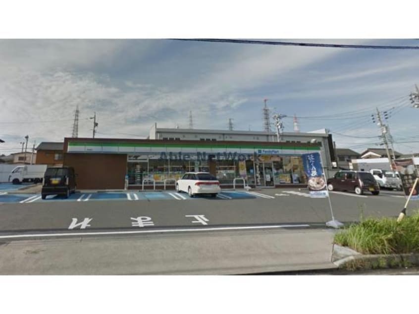 ファミリーマート刈谷東店(コンビニ)まで576m レジデンス東刈谷