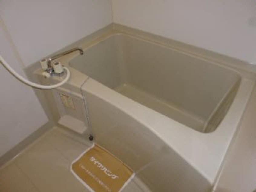 バス201 アンソレイユ　A棟