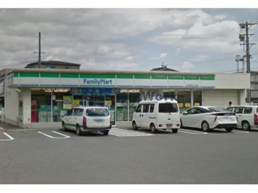 ファミリーマート刈谷原崎町七丁目店(コンビニ)まで624m メゾンド太陽