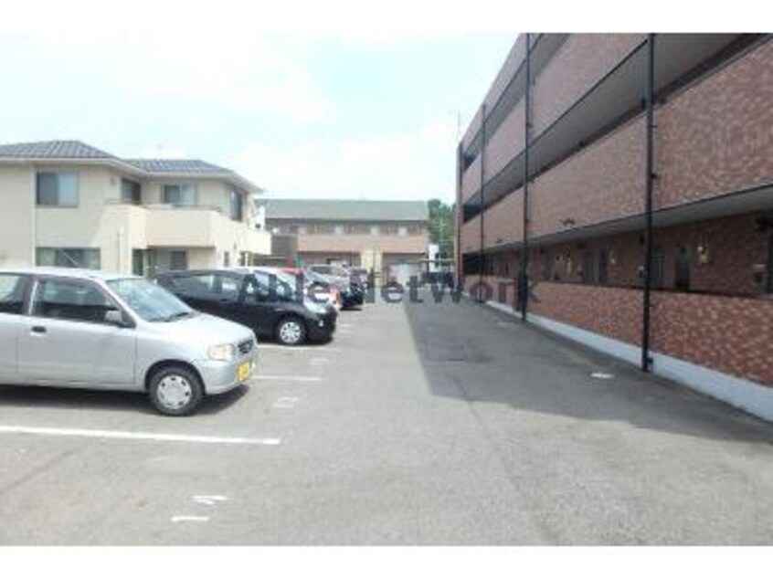 駐車場 アンプルールフェールTSUGE