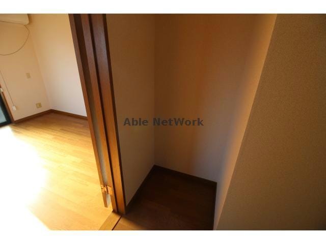 201 アンプルール　ブワ　アルバ