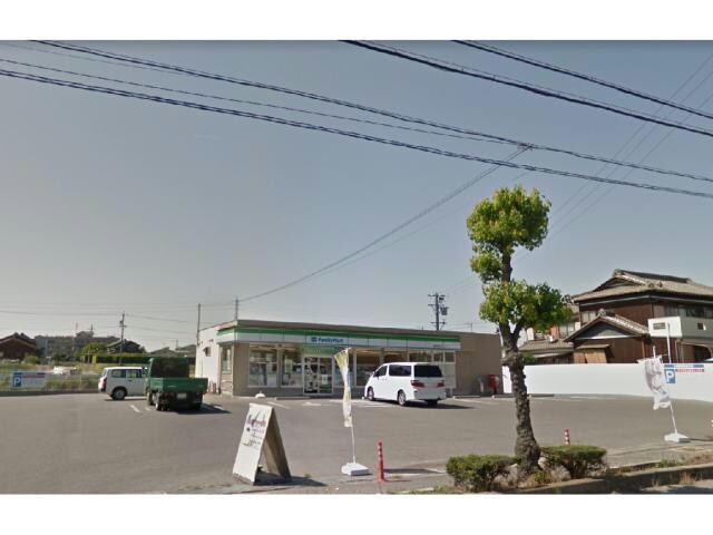 ファミリーマート碧南三度山店(コンビニ)まで567m アンプルール　リーブル　Hugel　Ⅰ