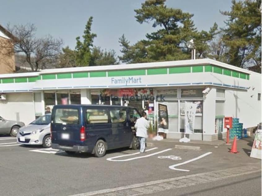 ファミリーマート知立山屋敷店(コンビニ)まで1185m サンヒルズ　Ｃ棟