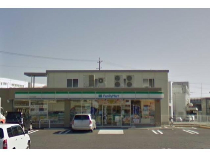 ファミリーマート知立牛田町店(コンビニ)まで270m ウエスト・ピア