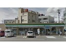 ファミリーマート刈谷駅北口店(コンビニ)まで569m ロイヤルレジデンス