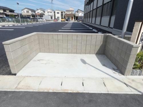  シェノン二本木新町