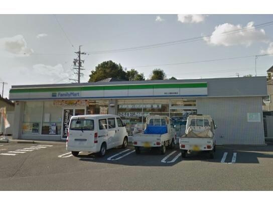 ファミリーマート知立上重原本郷店(コンビニ)まで774m アイリス