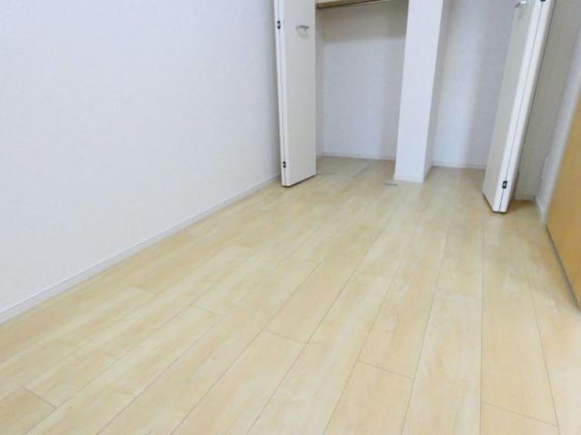  エルディム川端