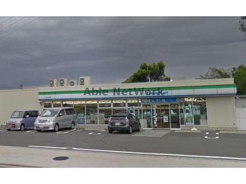 ファミリーマート刈谷築地町店(コンビニ)まで325m ベル・プロムナードⅡ