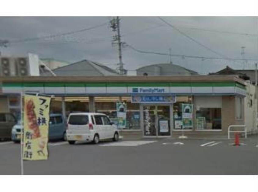 ファミリーマート刈谷市かりがね店(コンビニ)まで446m 築地町二丁目貸店舗