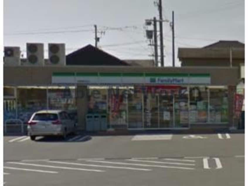 ファミリーマート碧南権田町店(コンビニ)まで943m Warren　hekinannishiki　Ⅱ