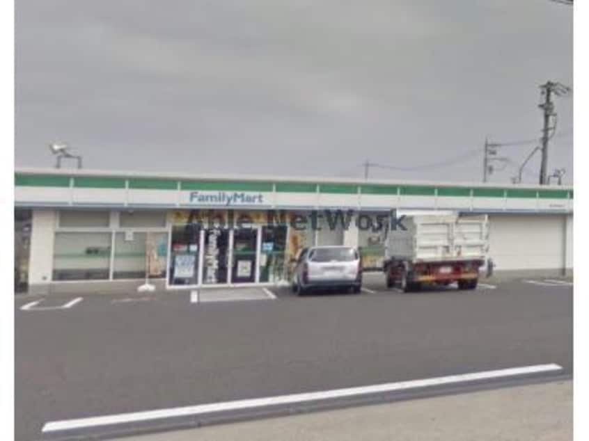 ファミリーマート豊田西岡町店(コンビニ)まで948m エマーブル