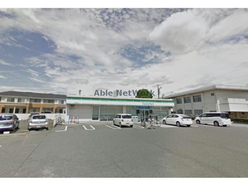 ファミリーマート刈谷野田町店(コンビニ)まで890m パレス石川