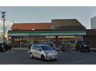 ファミリーマート知立駅南店(コンビニ)まで628m バンベール知立ザ・マーク