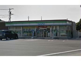 ファミリーマート岡崎三菱自動車前店(コンビニ)まで707m レゾンド・小針