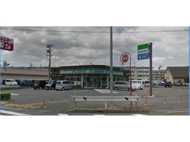 ファミリーマート高浜湯山店(コンビニ)まで636m クレール　DAYBYDAY