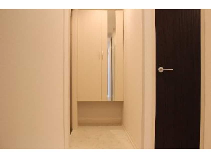 玄関301 アール・オッツ