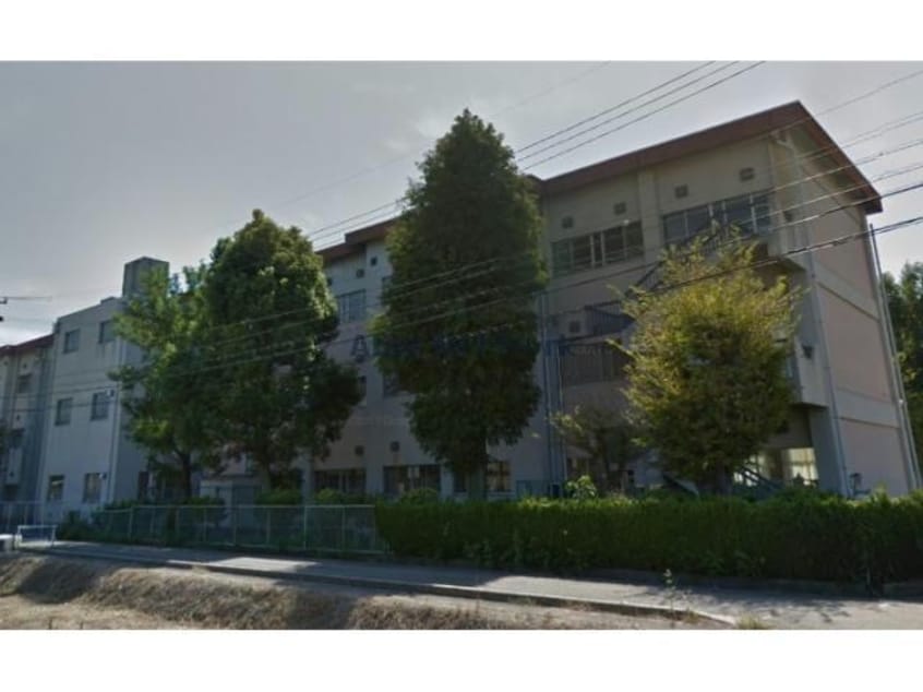 知立市立猿渡小学校(小学校)まで827m グランドールⅢ