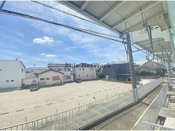 同型 エブリワン西棟