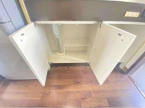 同型 エブリワン西棟