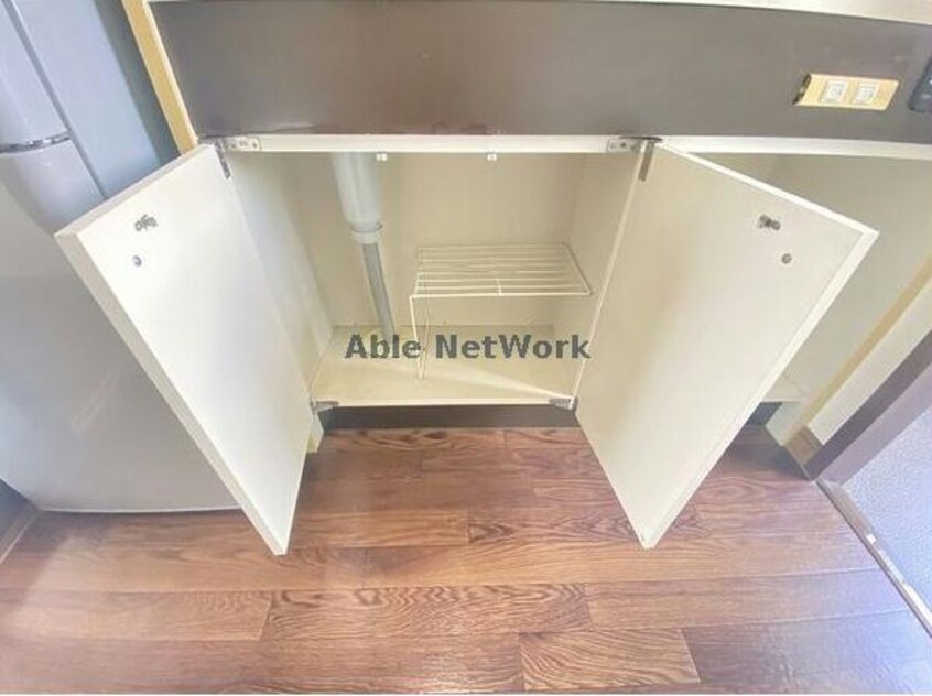 同型 エブリワン西棟