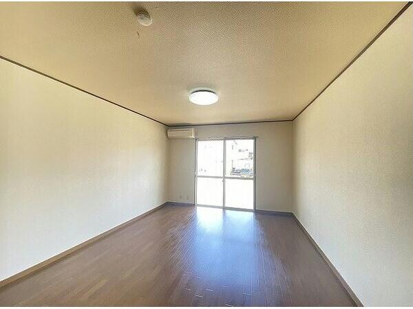 同型 エブリワン西棟