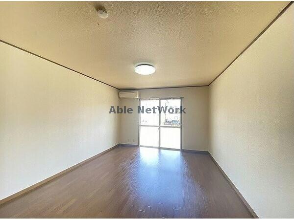 同型 エブリワン西棟