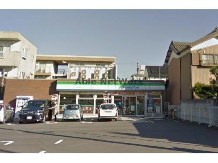 ファミリーマート知立谷田町店(コンビニ)まで820m ビバーチェ
