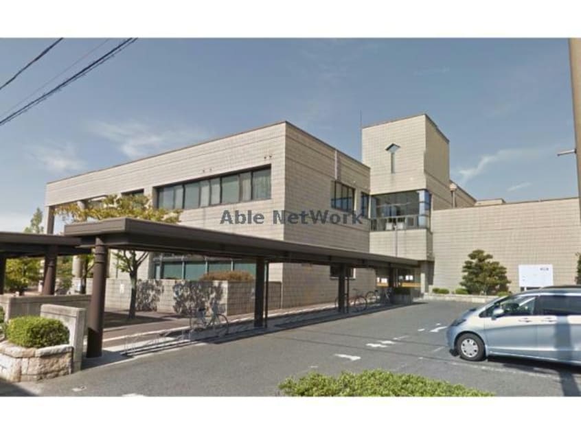 知立市図書館(図書館)まで1191m ＯＡＺＯ－Ｎ