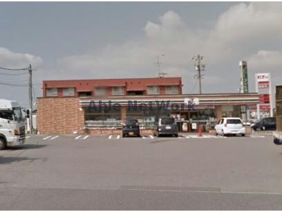 セブンイレブン豊田市中根町店(コンビニ)まで659m セジュールロイヤルＡ