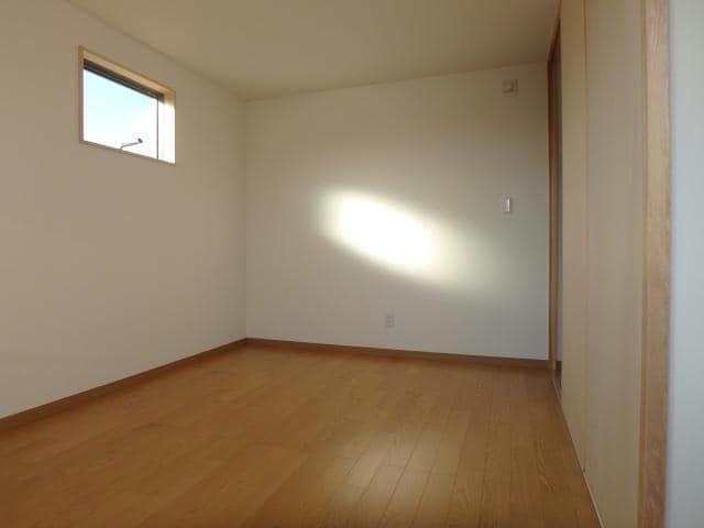 ５号室 ルシアス