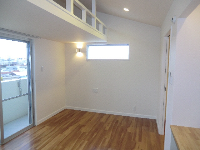 洋室･窓 Stella court