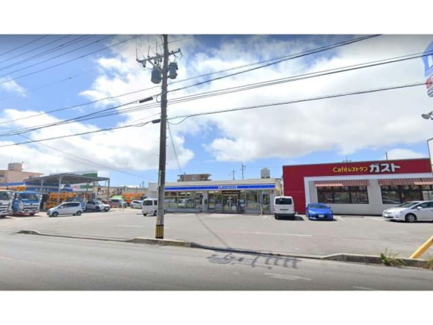 ローソンうるま安慶名店(コンビニ)まで216m Stella court