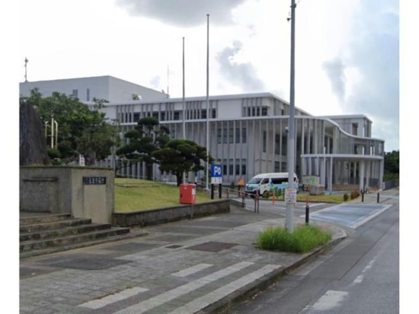 うるま市役所(役所)まで895m Stella court