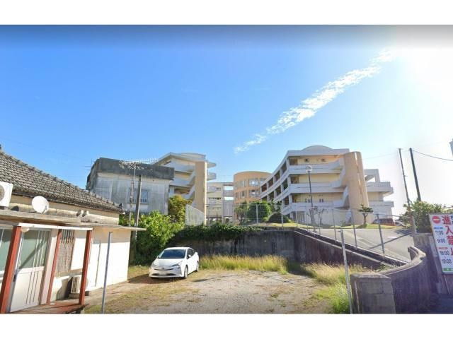 沖縄市立美里中学校(中学校/中等教育学校)まで1757m コーポラスＫＩＮＡ