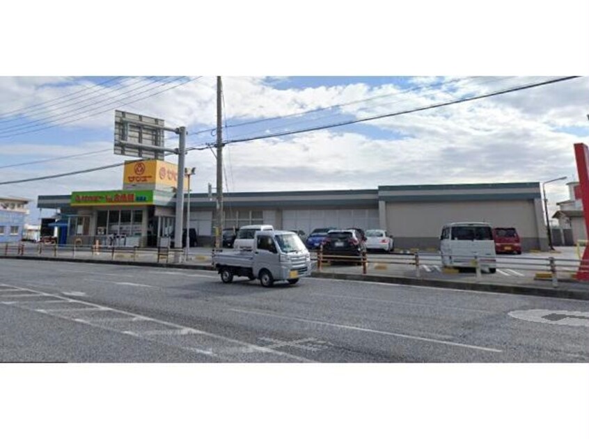 サンエーV21食品館高原店(スーパー)まで608m トーマス比屋根Ⅱ