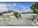 うるま市立具志川小学校(小学校)まで706m カーサ・フォレスト