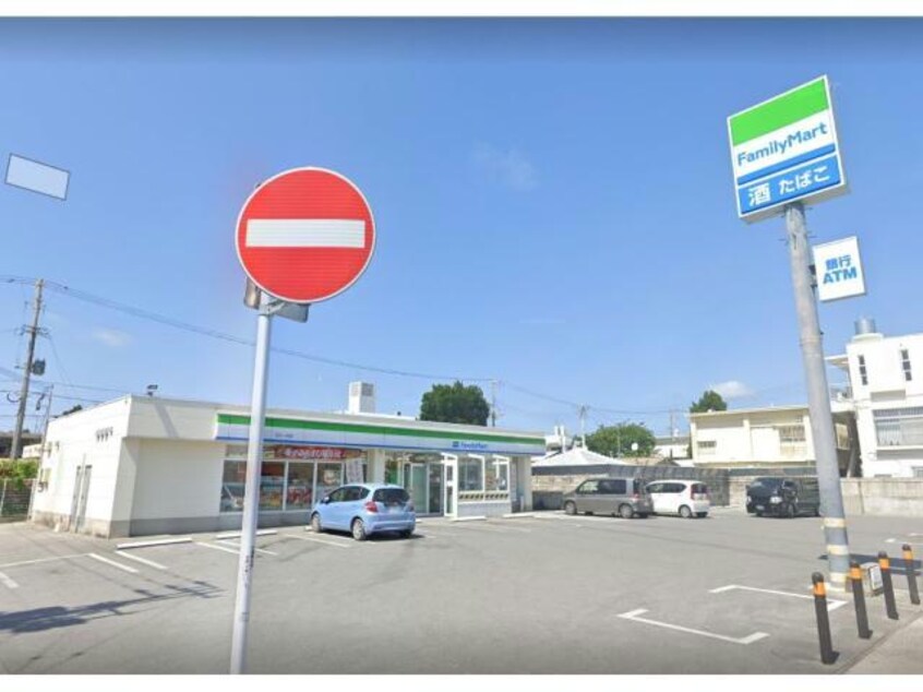 ファミリーマート石川一丁目店(コンビニ)まで305m フリーデン