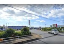 ドラッグイレブン読谷店(ドラッグストア)まで848m N共同住宅