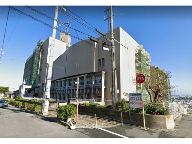 沖縄市役所(役所)まで3153m コンフォート　フィールド